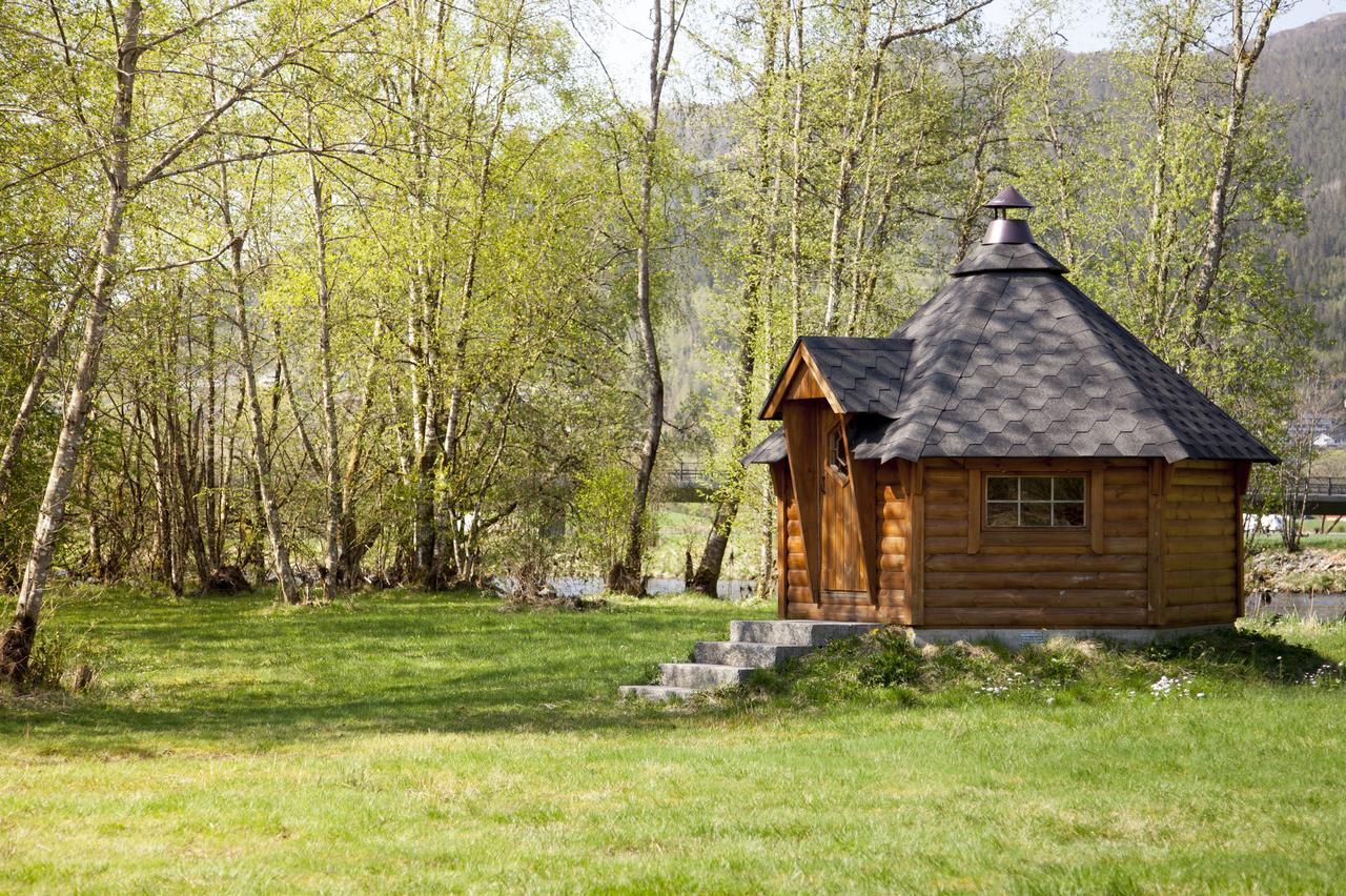 Forde Gjestehus Og Camping Ngoại thất bức ảnh